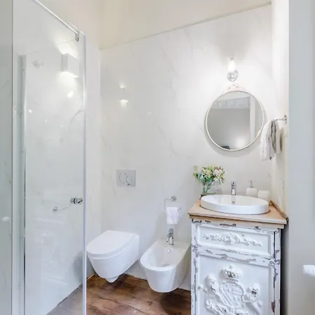 Charming Escape With Cathedral Views Apartman *