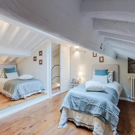 Apartment In Near Cathedral Square *