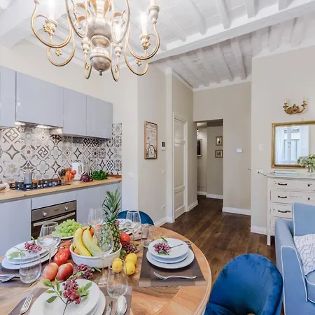 Charming Escape With Cathedral Views * Lucca