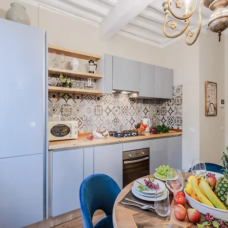 Charming Escape With Cathedral Views Apartman