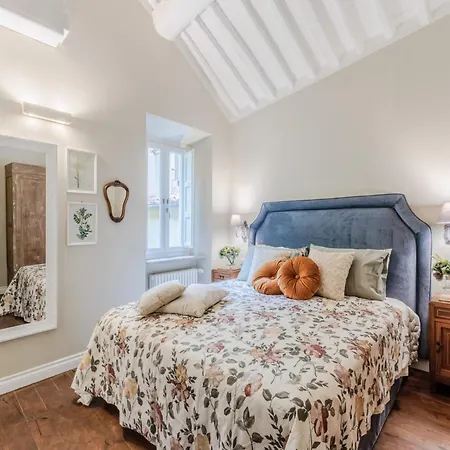 Charming Escape With Cathedral Views