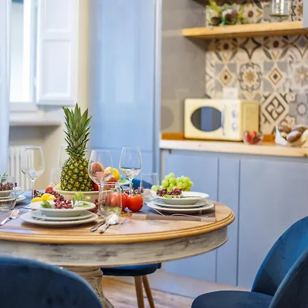 Charming Escape With Cathedral Views Apartman *